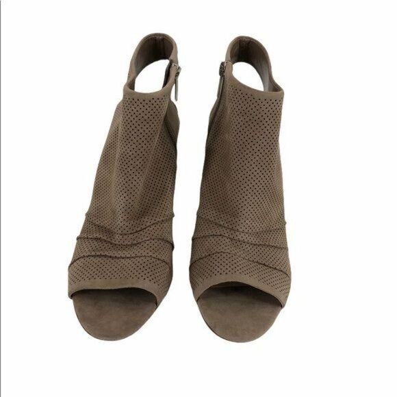 Vince Camuto VC Kentvi Leather Perforated Peep Toe Slingback Heel Tan Sz 11 - Picture 5 of 10